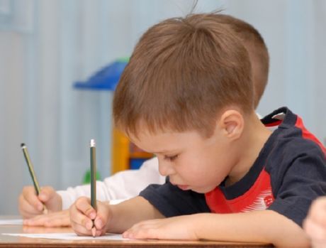 Kako poučevati otroka za pisanje je težava za veliko mladih staršev