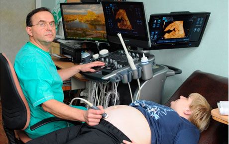 Ginekolog-porodničar, zdravnik ultrazvočne diagnostike najvišje kategorije, Javorski Jurij Cezarevič, zdravnik z 32-letnimi izkušnjami