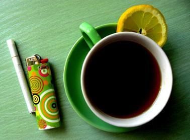 Jutranja cigareta podvoji tveganje za pljučnega raka